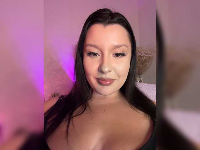 M-O-L-N-I-Y-A live cam on BongaCams