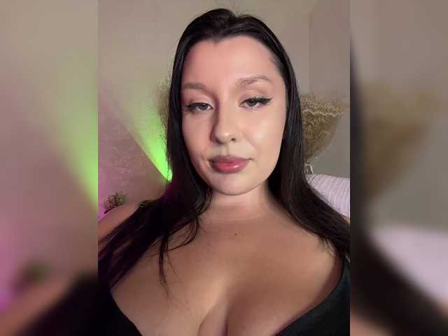 M-O-L-N-I-Y-A live cam on BongaCams