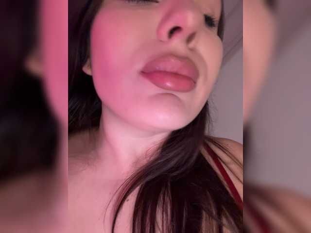 M-O-L-N-I-Y-A live cam on BongaCams