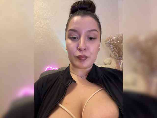 MistyBibi webcam