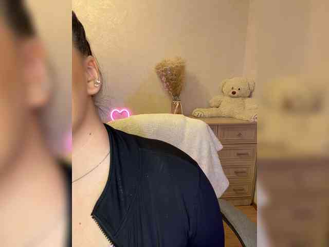MistyBibi webcam