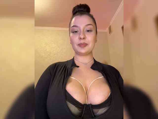 MistyBibi webcam