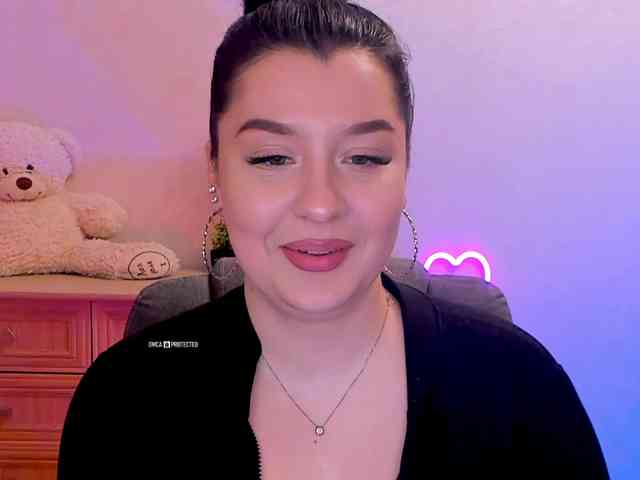 M-O-L-N-I-Y-A Live Webcam on BongaCams