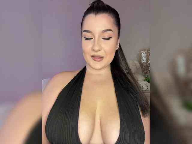 Model: MistyBibi