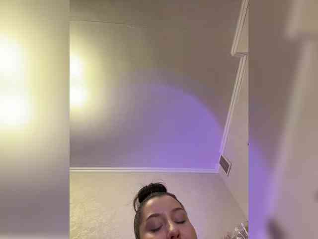MistyBibi webcam