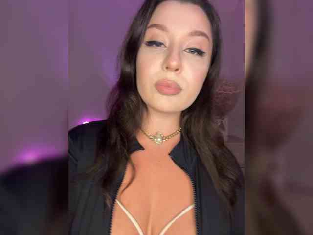 M-O-L-N-I-Y-A Sex Cam Show