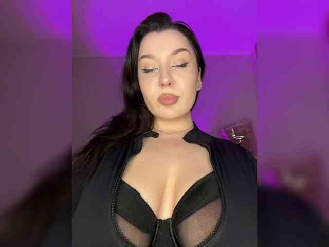 Модель: MistyBibi