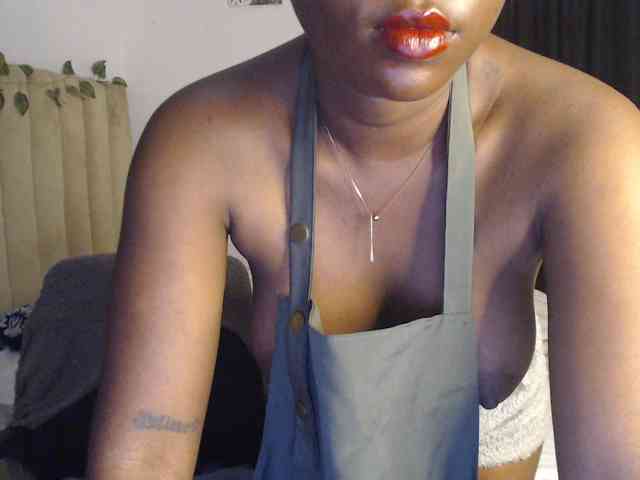 mia-boobs webcam