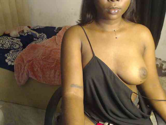 mia-boobs webcam