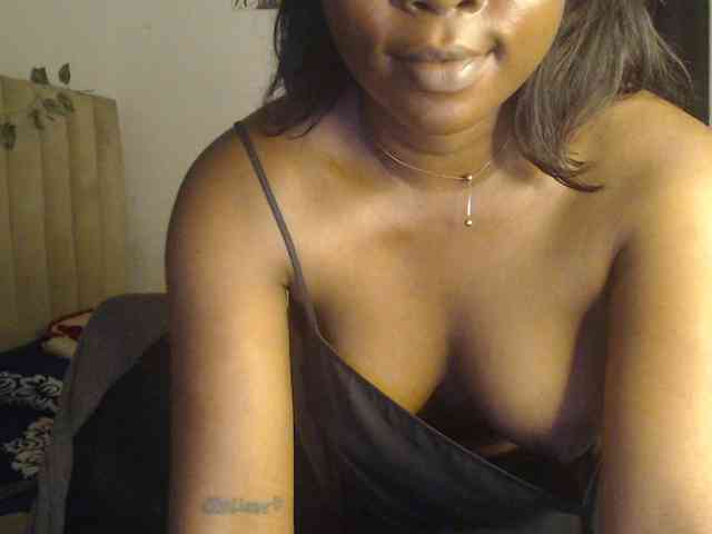 mia-boobs webcam