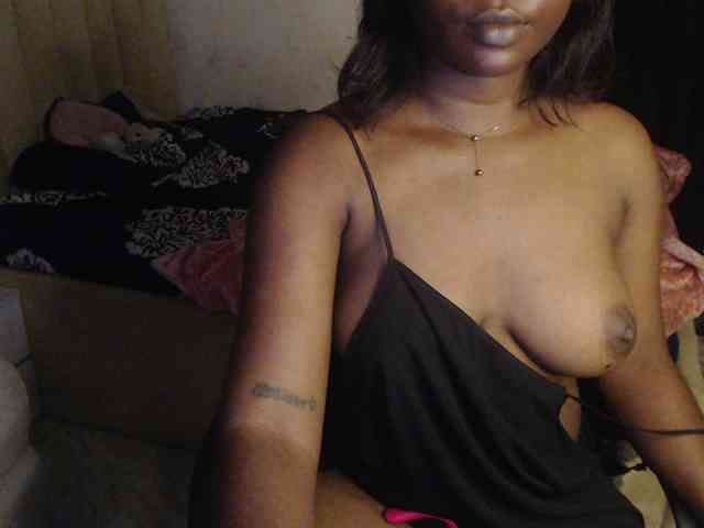 mia-boobs webcam