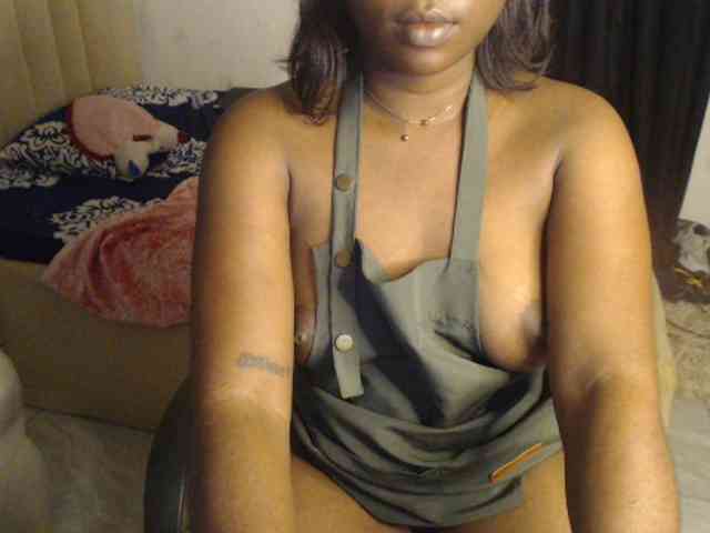 mia-boobs webcam
