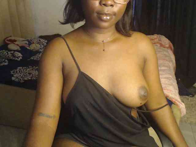 mia-boobs webcam