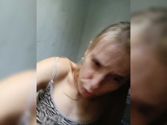 Marina-9819 live cam on BongaCams