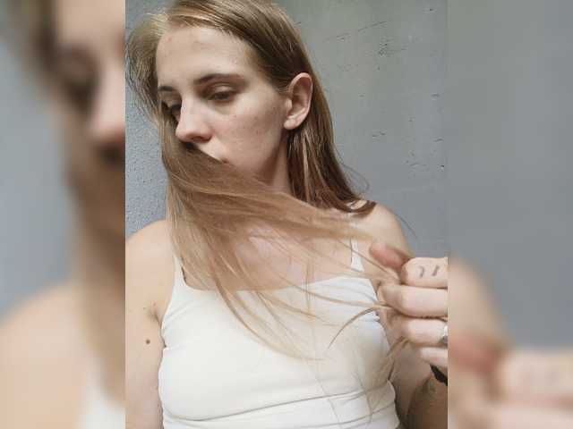 Marina-9819 live cam on BongaCams