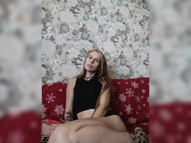 Marina-9819 live cam on BongaCams