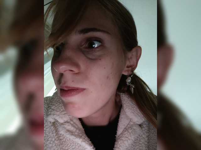 Marina-9819 live cam on BongaCams