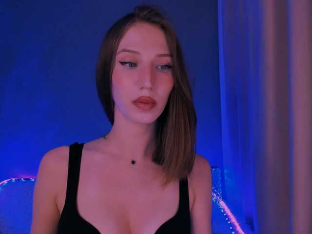ellaamber live cam on BongaCams
