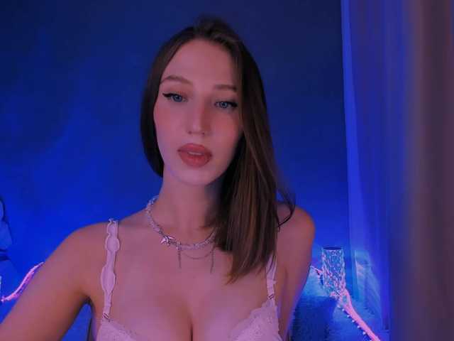 ellaamber live cam on BongaCams