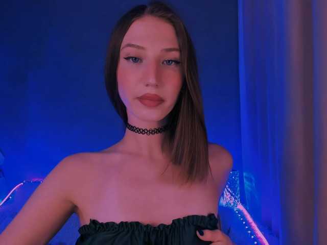 ellaamber live cam on BongaCams