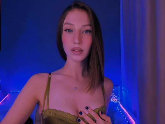 le modèle ellaamber est en webcam porno dans un show sur le site bongacams, il possède les tags suivants: White/Caucasian,Brunette,Shaved