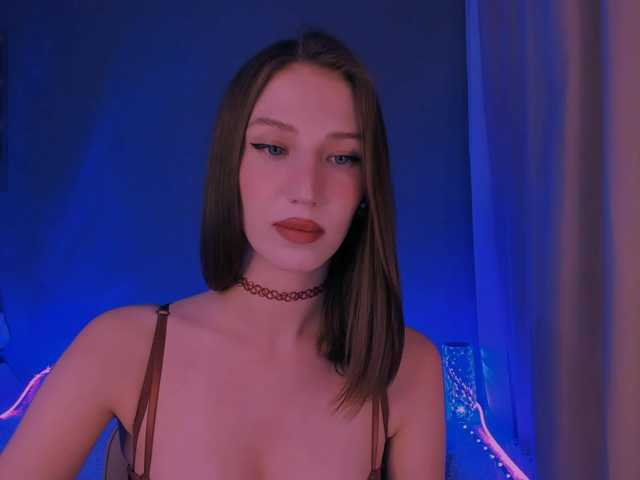 ellaamber live cam on BongaCams