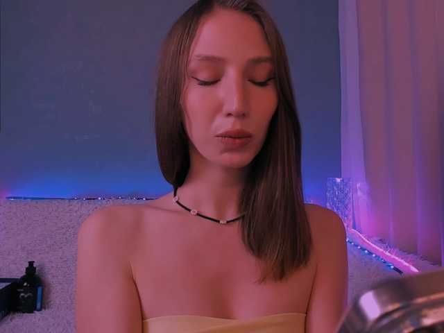 ellaamber live cam on BongaCams