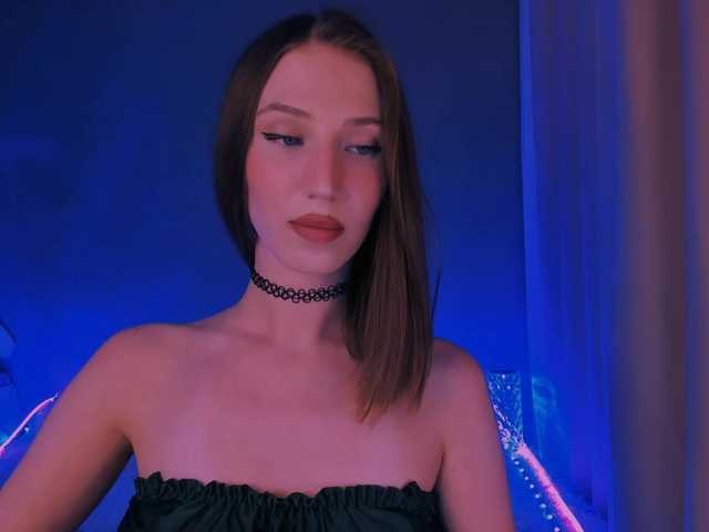 ellaamber live cam on BongaCams