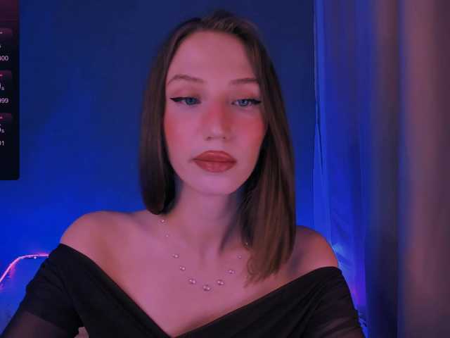 ellaamber's BongaCams show and profile