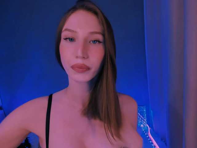 ellaamber live cam on BongaCams