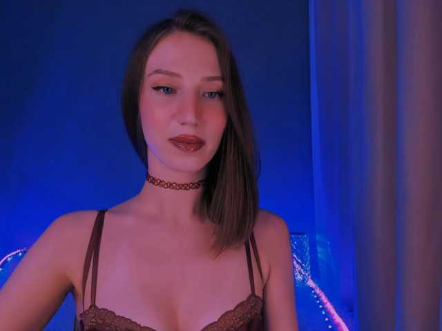 ellaamber live cam on BongaCams