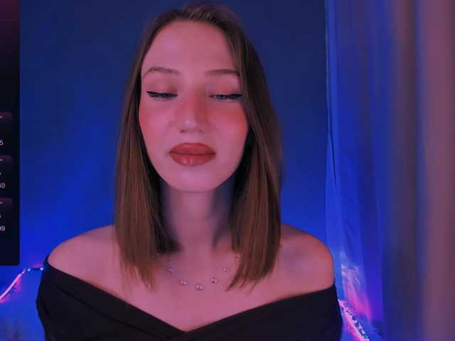 ellaamber's BongaCams show and profile