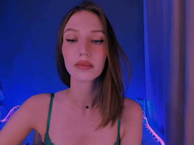 ellaamber live cam on BongaCams