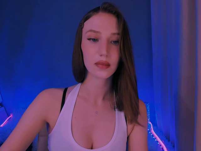 ellaamber live cam on BongaCams