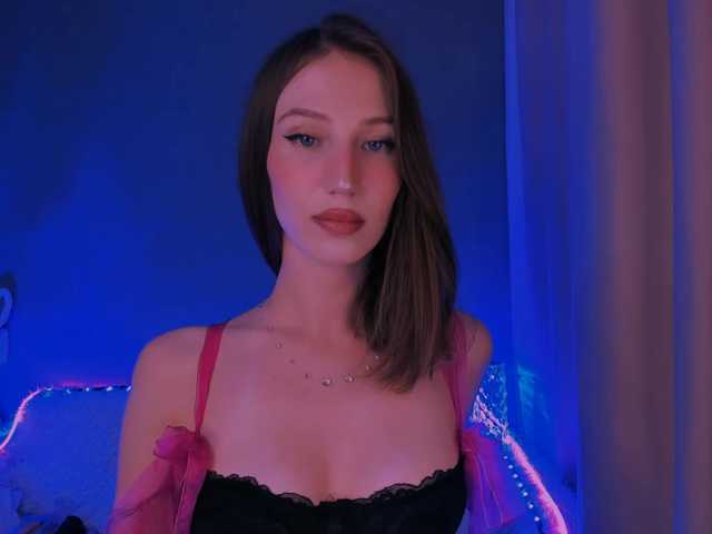 ellaamber live cam on BongaCams