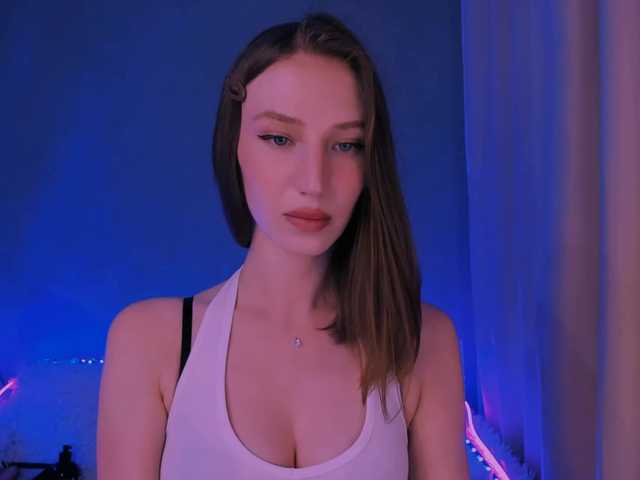 ellaamber live cam on BongaCams
