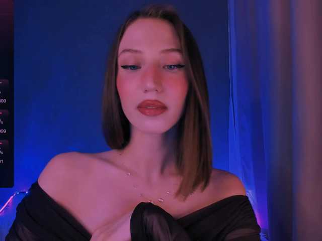 ellaamber's BongaCams show and profile