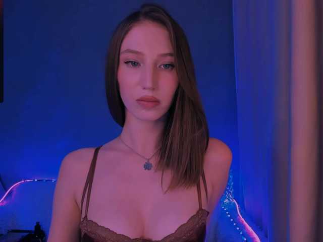 ellaamber live cam on BongaCams