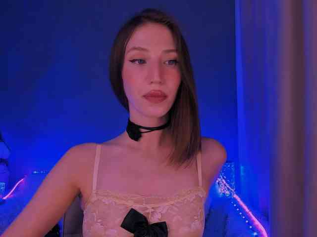 โมเดลนี้กำลังถ่ายทอดสดอยู่. ellaamber