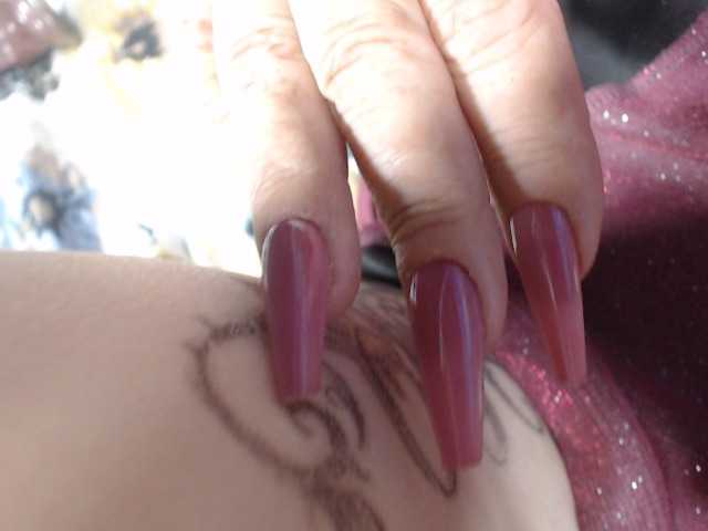 Lucy-mature live cam on BongaCams
