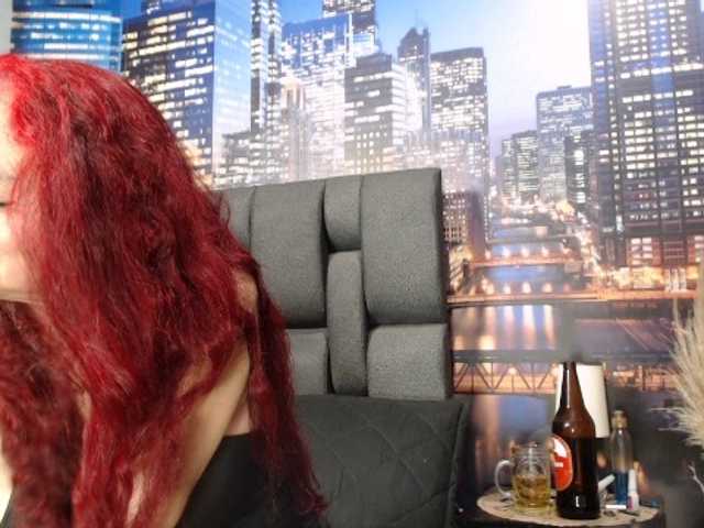 Lucy-mature live webcam show