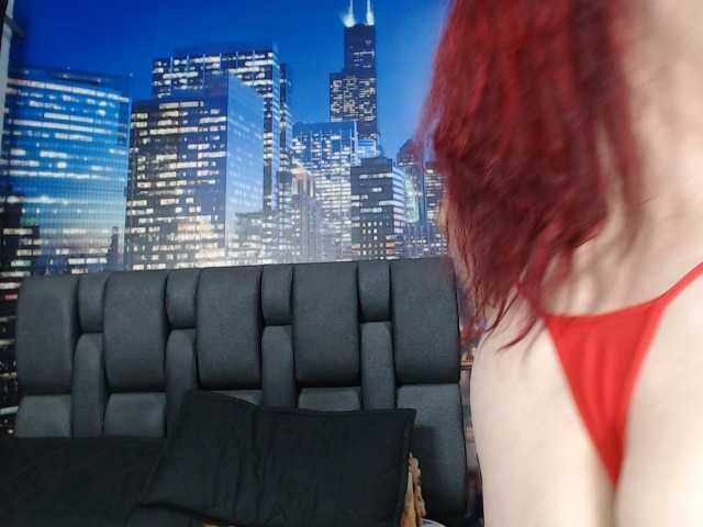 Lucy-mature, en directo ahora en BongaCams