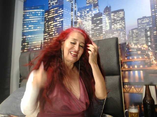Lucy-mature live cam on BongaCams