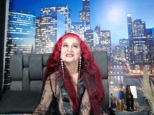Lucy-mature live cam preview