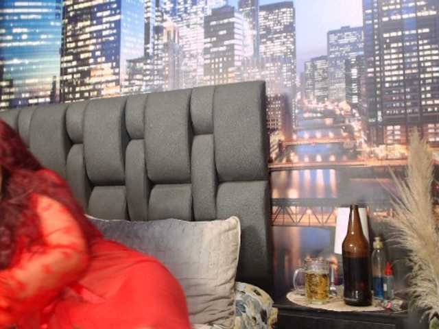 Lucy-mature live cam on BongaCams