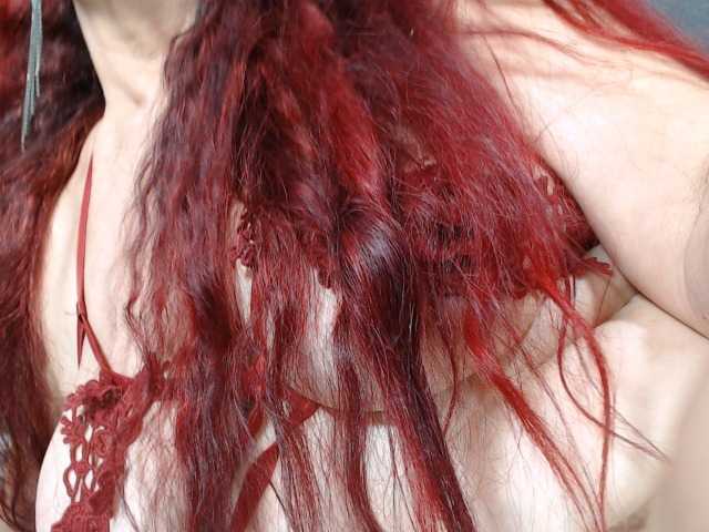 Lucy-mature live cam on BongaCams