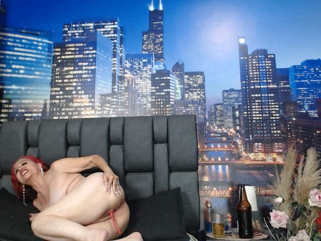 Lucy-mature live cam on BongaCams