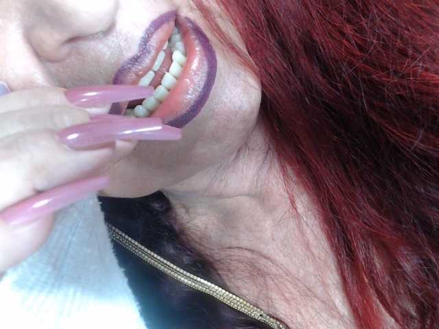 Lucy-mature live cam on BongaCams