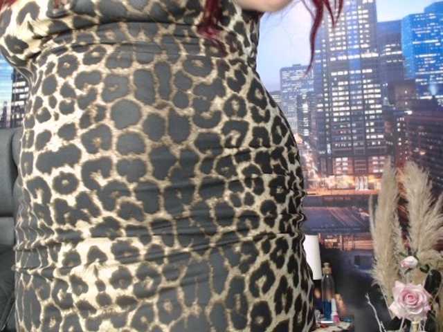 Lucy-mature live webcam show