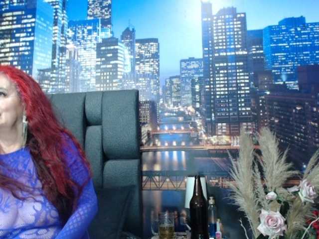 Lucy-mature live cam on BongaCams